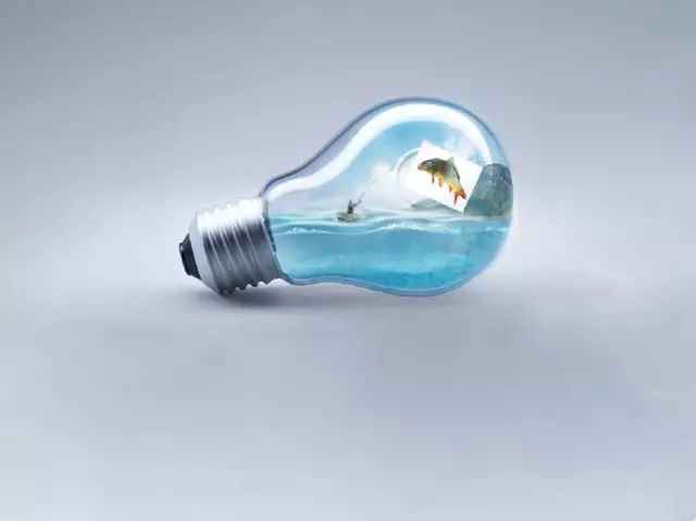 PS教程：合成灯泡中的垂钓者