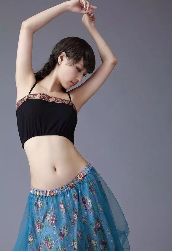 PS教程：PS将美女做成液态水人效果