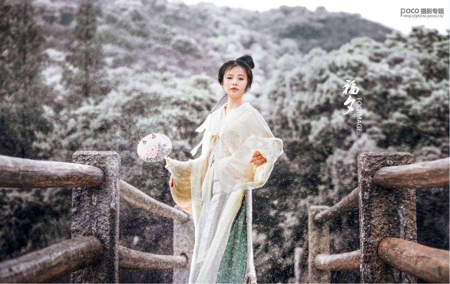 PS教程：调出冷色唯美雪景人物写真照片