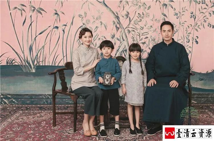 【S1476】【素材】民国风古典全家福亲子样片时尚横版高清影楼摄影JPG格式