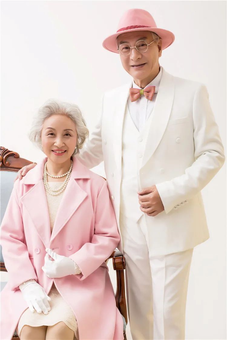 【S1581】【素材】时尚高端中老年人金婚室外影楼摄影结婚纪念放大样片JPG素材
