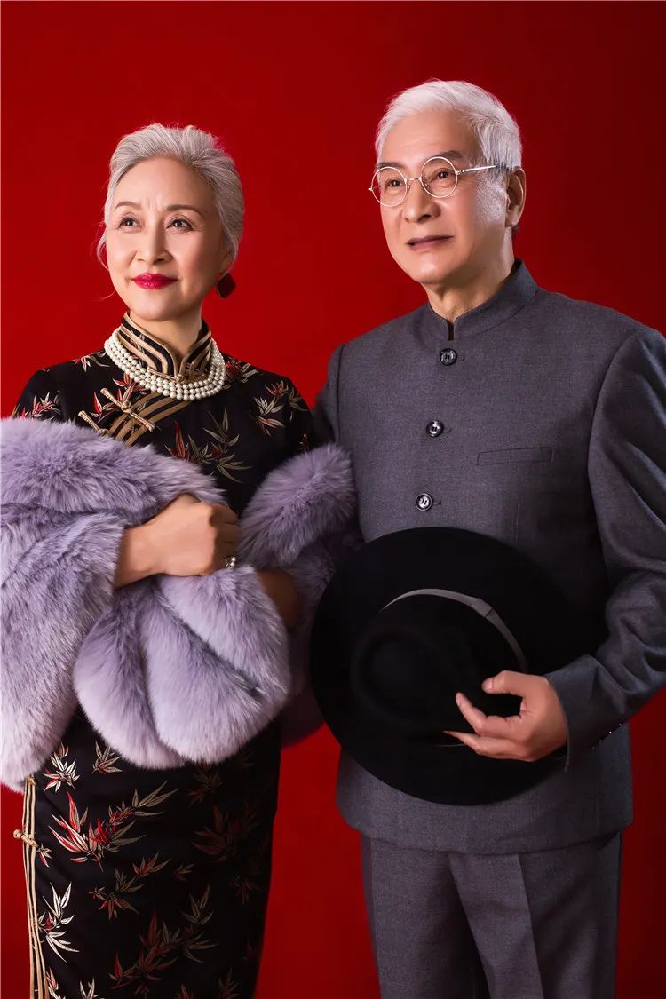 【S1581】【素材】时尚高端中老年人金婚室外影楼摄影结婚纪念放大样片JPG素材