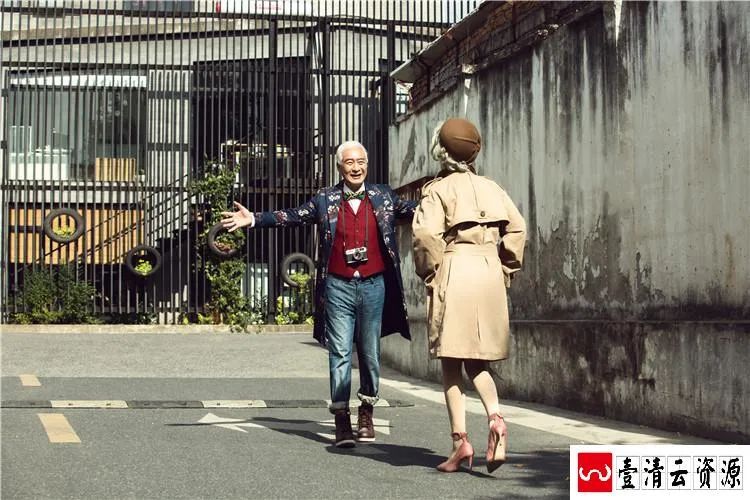 【S1581】【素材】时尚高端中老年人金婚室外影楼摄影结婚纪念放大样片JPG素材
