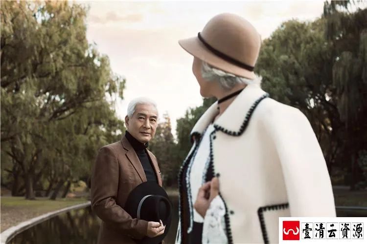 【S1581】【素材】时尚高端中老年人金婚室外影楼摄影结婚纪念放大样片JPG素材